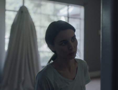 rooney-mara-a-ghost-story
